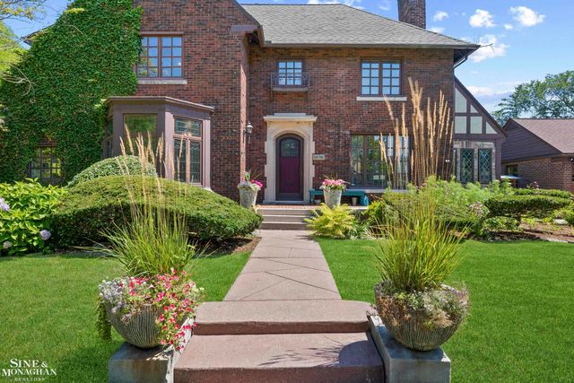 726 Westchester Road, Grosse Pointe Park, MI 48230