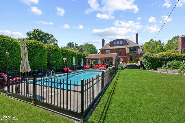 726 Westchester Road, Grosse Pointe Park, MI 48230