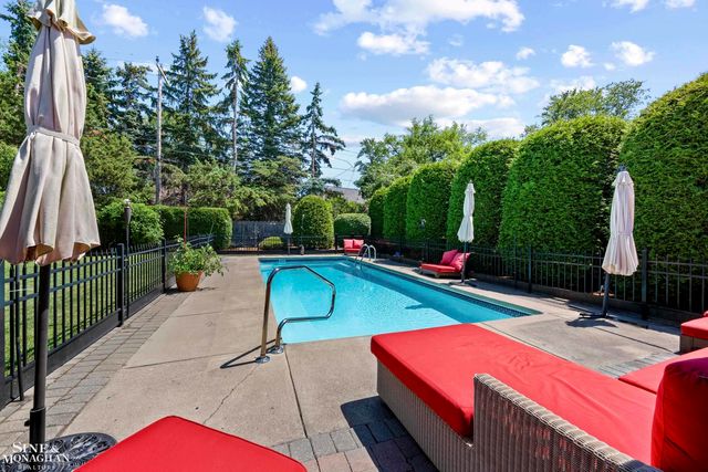 726 Westchester Road, Grosse Pointe Park, MI 48230