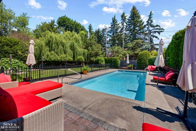 726 Westchester Road, Grosse Pointe Park, MI 48230