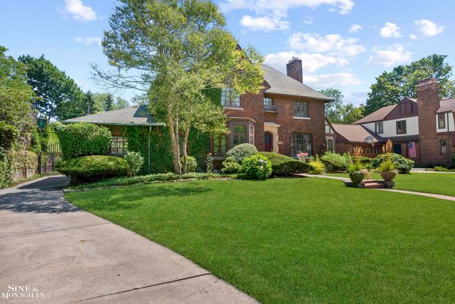 726 Westchester Road, Grosse Pointe Park, MI 48230