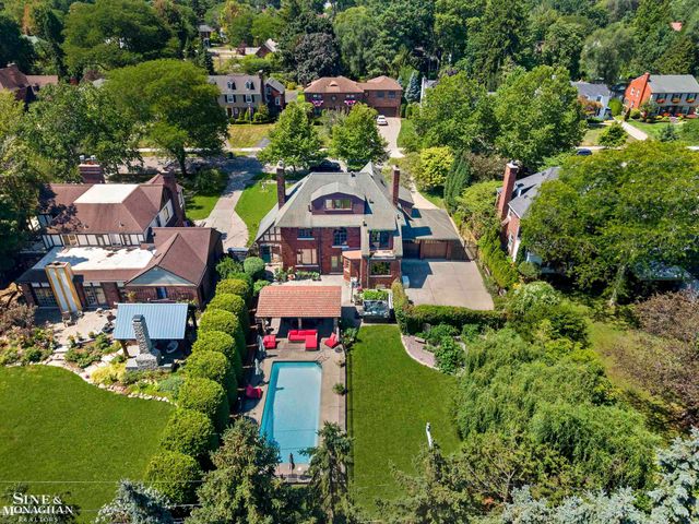726 Westchester Road, Grosse Pointe Park, MI 48230