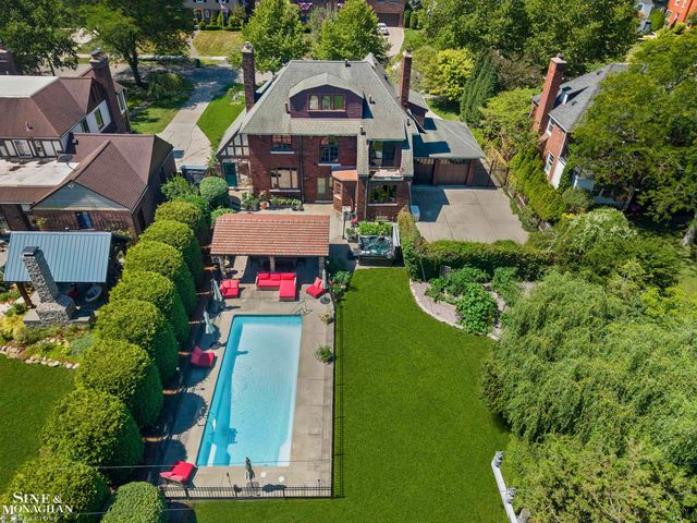 726 Westchester Road, Grosse Pointe Park, MI 48230