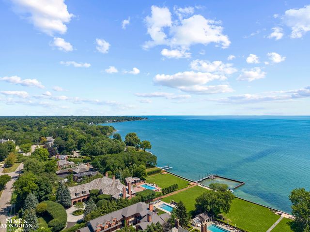 726 Westchester Road, Grosse Pointe Park, MI 48230
