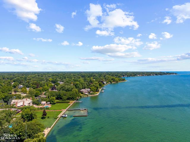 726 Westchester Road, Grosse Pointe Park, MI 48230