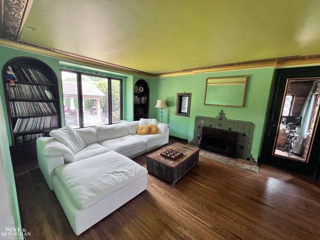 726 Westchester Road, Grosse Pointe Park, MI 48230