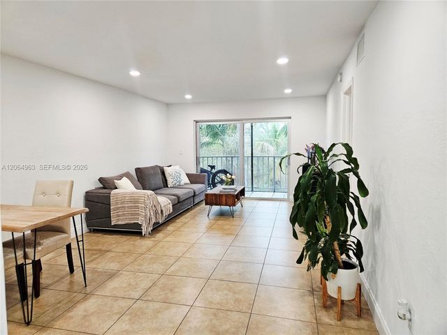 2620 NE 135th Street 426, North Miami, FL 33181