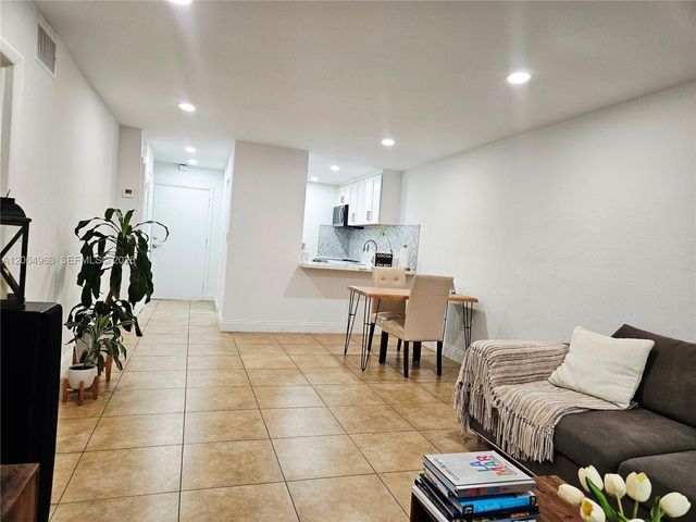 2620 NE 135th Street 426, North Miami, FL 33181