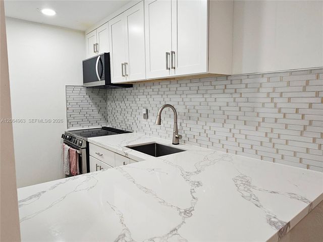 2620 NE 135th Street 426, North Miami, FL 33181