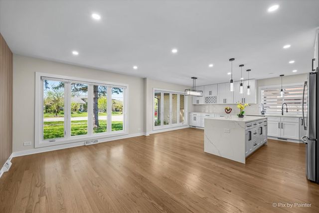 1535 Marshall Drive, Des Plaines, IL 60018