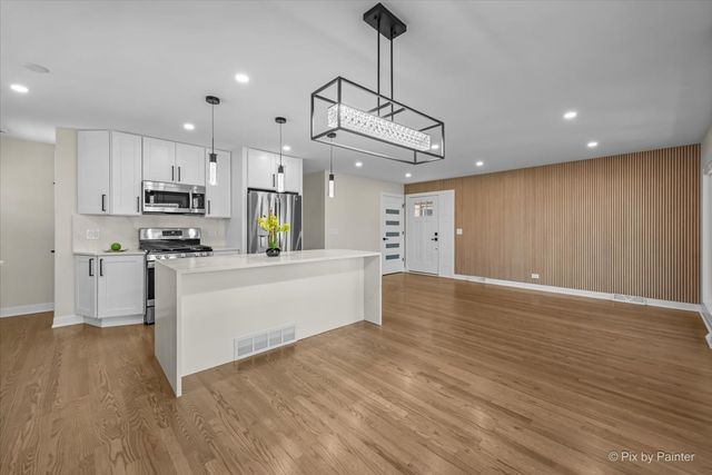 1535 Marshall Drive, Des Plaines, IL 60018