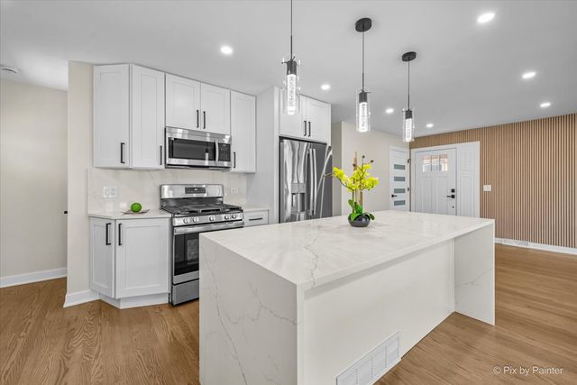 1535 Marshall Drive, Des Plaines, IL 60018