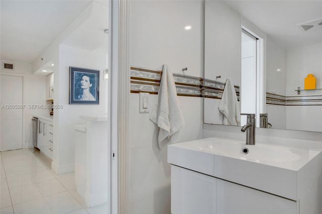 6917 Collins Ave 820, Miami Beach, FL 33141