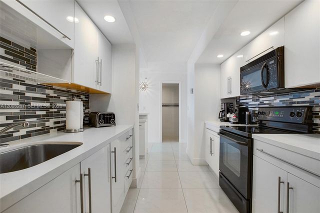 6917 Collins Ave 820, Miami Beach, FL 33141