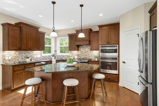 16615 52nd Avenue N, Plymouth, MN 55446