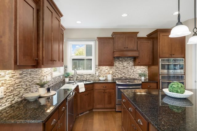 16615 52nd Avenue N, Plymouth, MN 55446