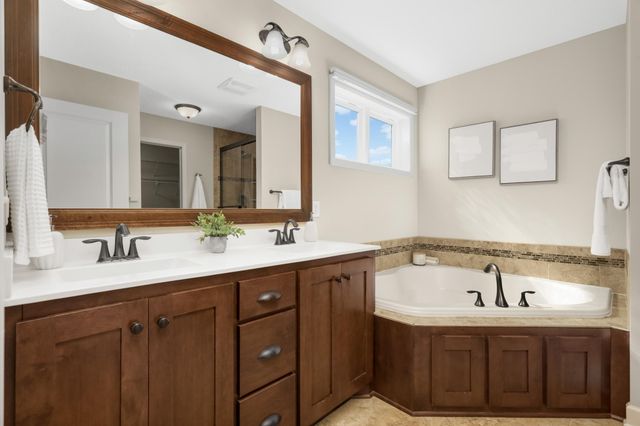 16615 52nd Avenue N, Plymouth, MN 55446