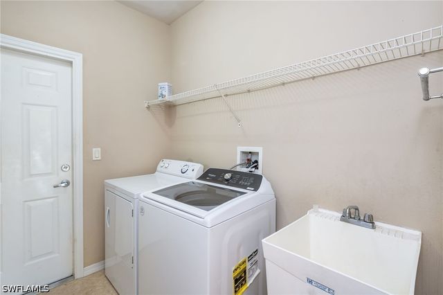 3720 52nd AVE NE, Naples, FL 34120