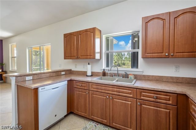 3720 52nd AVE NE, Naples, FL 34120