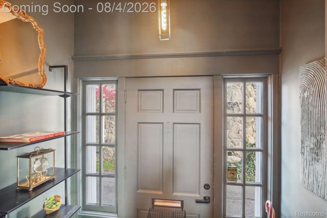 276 Lewiston Road, Grosse Pointe Farms, MI 48236