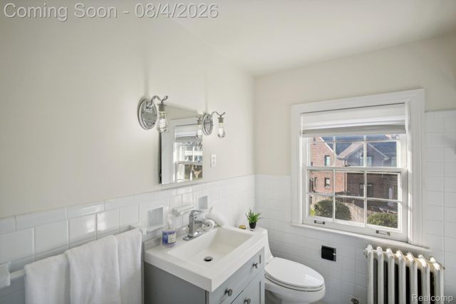 276 Lewiston Road, Grosse Pointe Farms, MI 48236