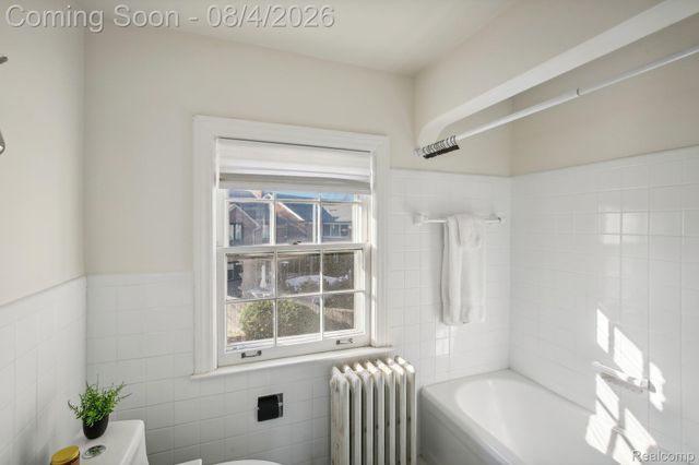 276 Lewiston Road, Grosse Pointe Farms, MI 48236
