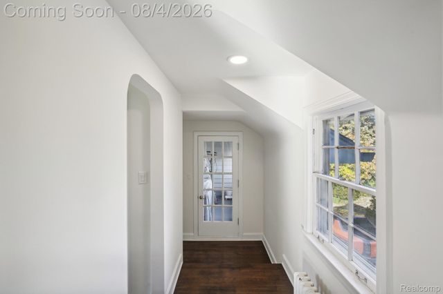 276 Lewiston Road, Grosse Pointe Farms, MI 48236