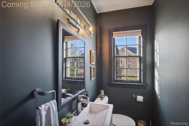 276 Lewiston Road, Grosse Pointe Farms, MI 48236