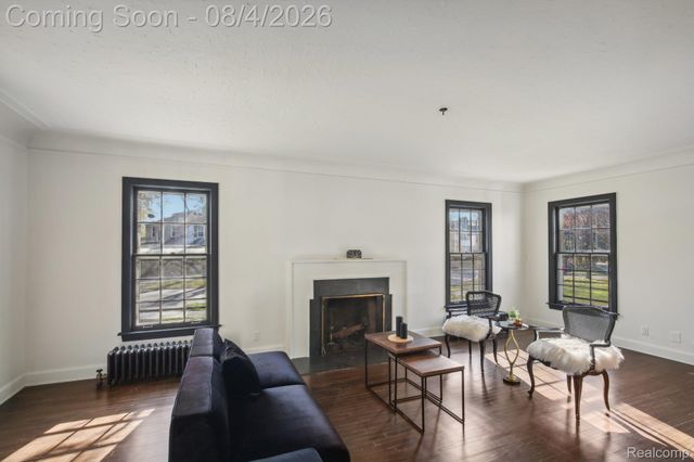 276 Lewiston Road, Grosse Pointe Farms, MI 48236