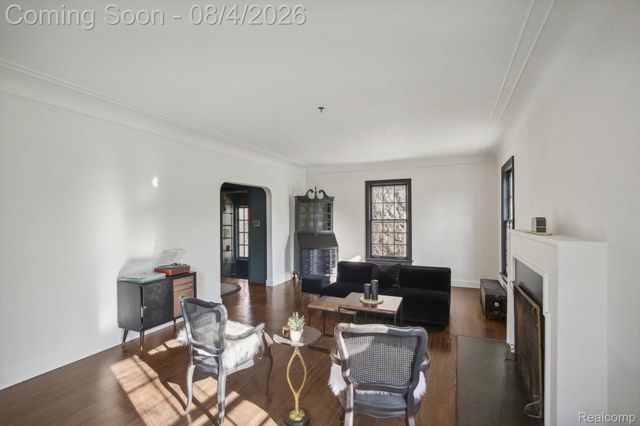 276 Lewiston Road, Grosse Pointe Farms, MI 48236