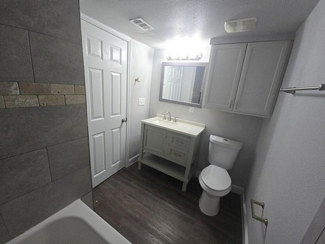 621 E 8th Street, Bonham, TX 75418