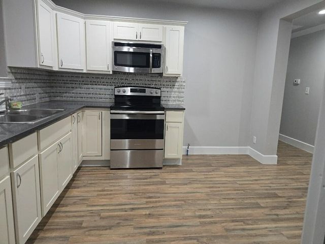621 E 8th Street, Bonham, TX 75418