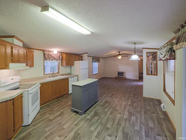 6805 E Palmer Drive, Monticello, IN 47960