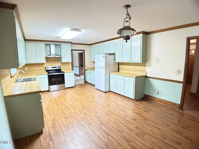 5100 Castlebrook Drive, Raleigh, NC 27604