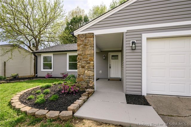 1004 Presidential Place, Jeffersonville, IN 47130