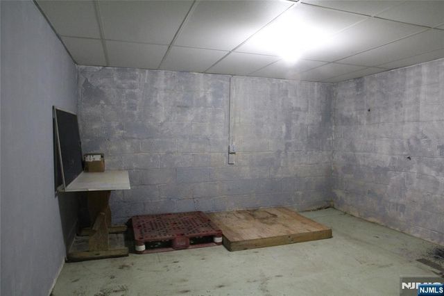 610 Grand Avenue C, Leonia, NJ 07605