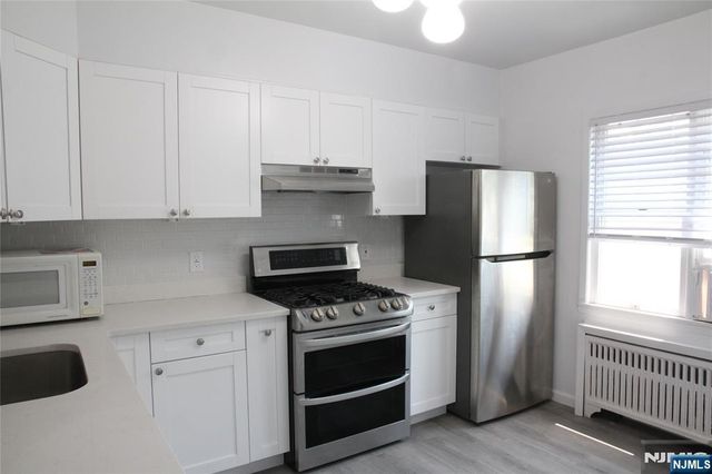 610 Grand Avenue C, Leonia, NJ 07605