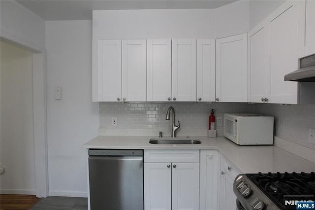 610 Grand Avenue C, Leonia, NJ 07605