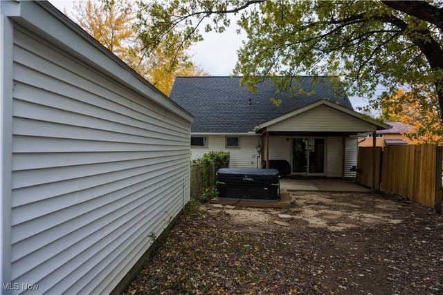 1140 Cooper Drive, Cuyahoga Falls, OH 44221