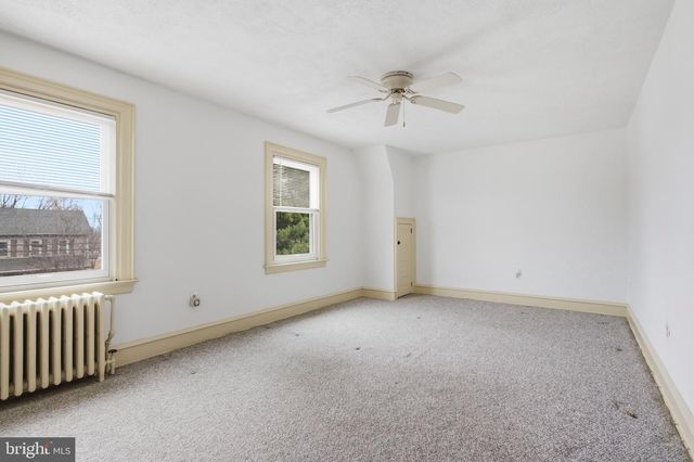 4221 CONCORD RD, Aston, PA 19014