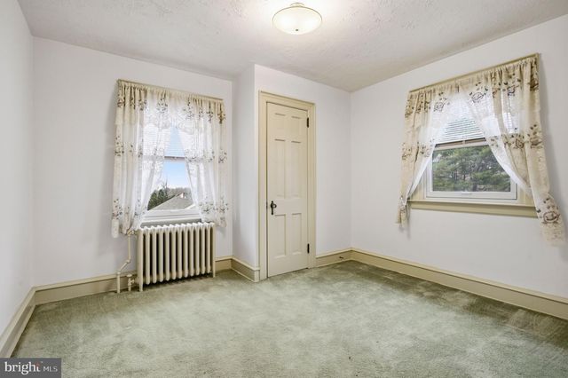 4221 CONCORD RD, Aston, PA 19014