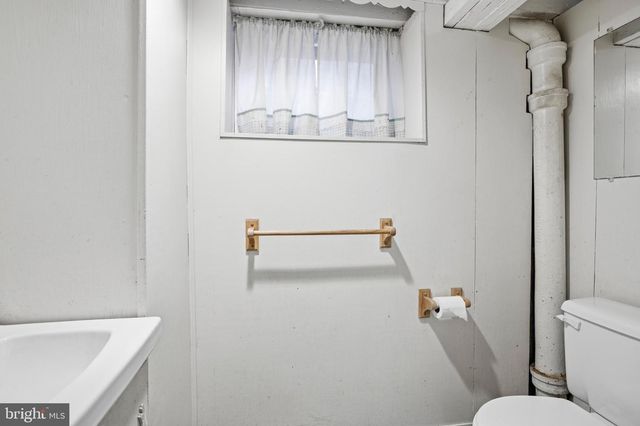 4221 CONCORD RD, Aston, PA 19014