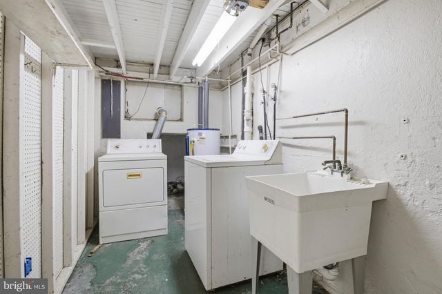 4221 CONCORD RD, Aston, PA 19014