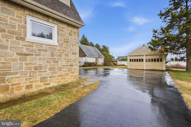 4221 CONCORD RD, Aston, PA 19014