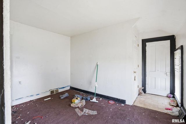 1918 6TH Avenue, Moline, IL 61265