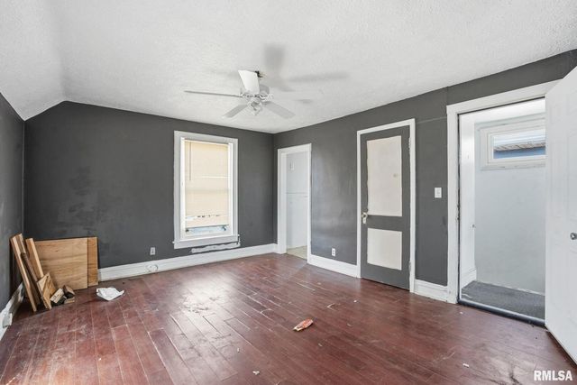 1918 6TH Avenue, Moline, IL 61265