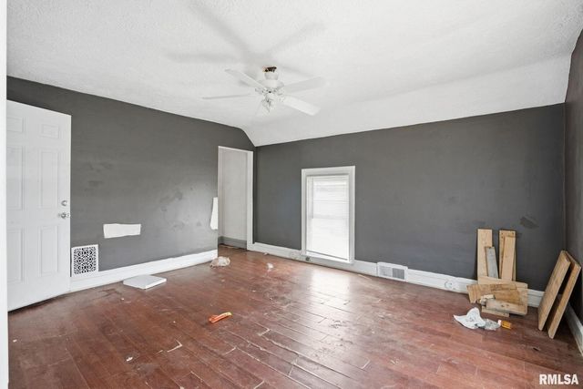 1918 6TH Avenue, Moline, IL 61265