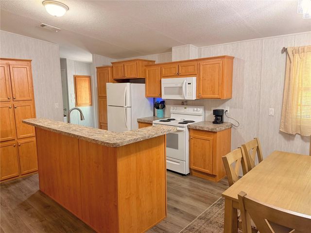 5331 SE 122 AVENUE, Morriston, FL 32668