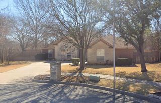 7315 Heritage Oaks Court, Arlington, TX 76001