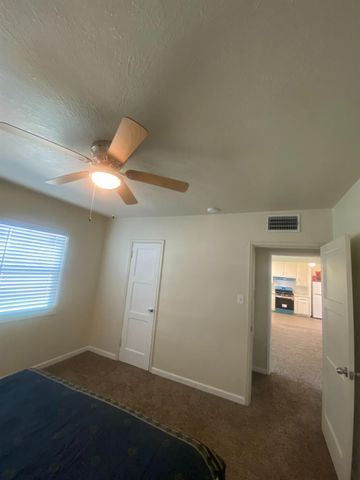 1401 El Sereno Dr, Bakersfield, CA 93304